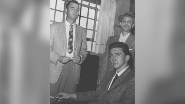 لصٌّ يعود لتناول وجبة غداء في بنكٍ سرقه قبل 60 عاماً
