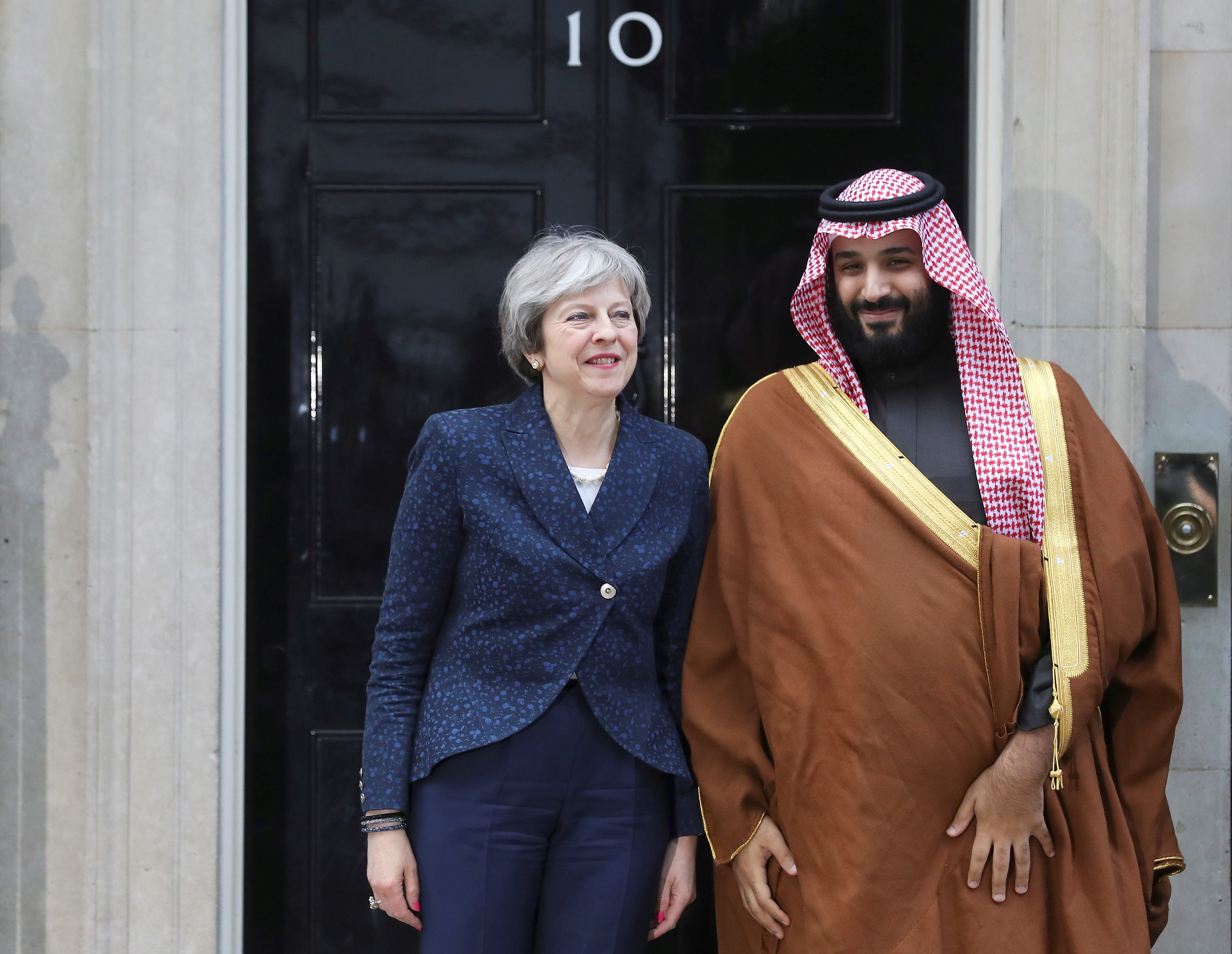 عقد ضخم مع الجيش السعودي يفتح النار على شركة  استشارات بريطانية