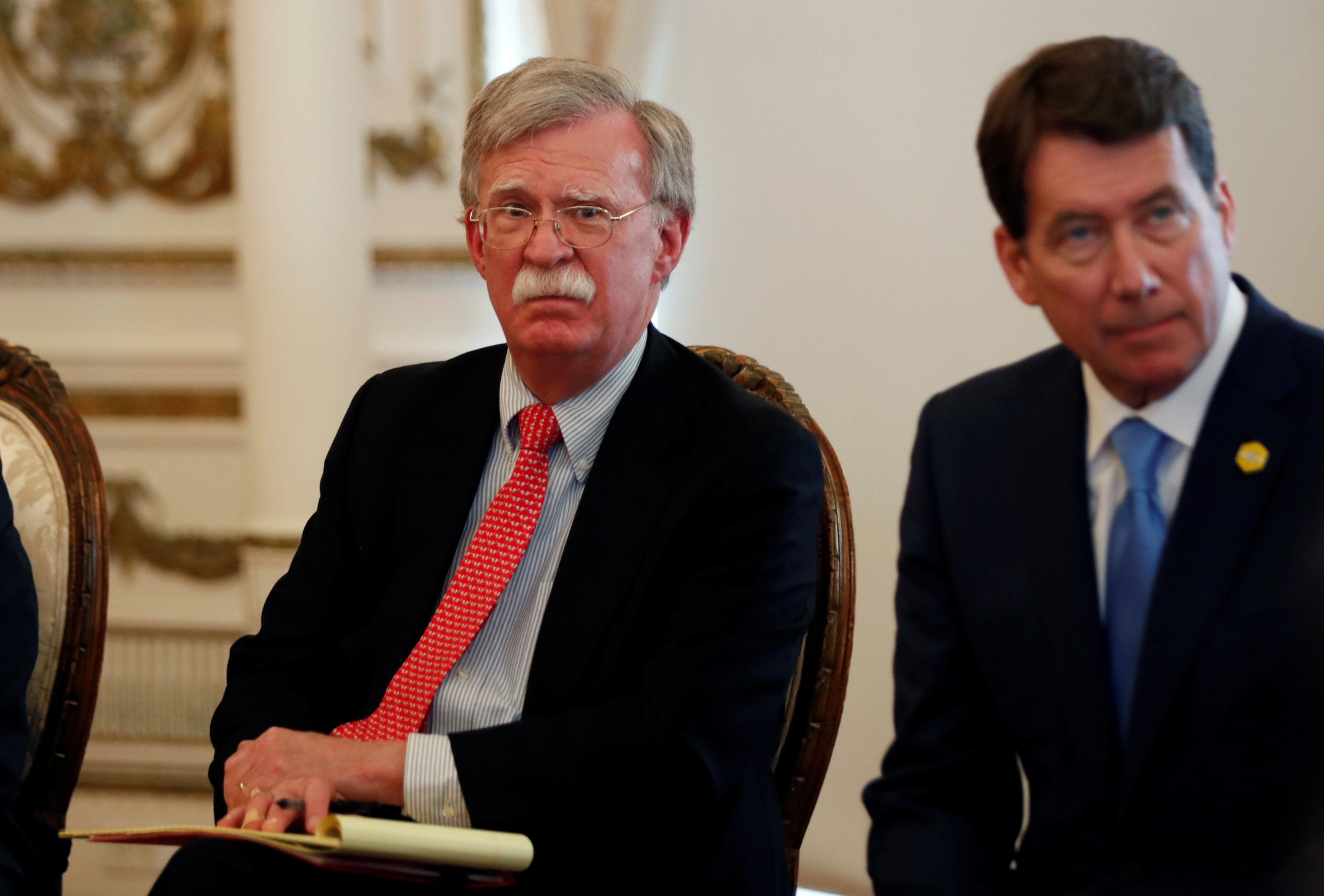 كشف أن واشنطن لن تعترف بسيادة إسرائيل على الجولان.. جون بولتون: روسيا لن تطرد القوات الإيرانية من سوريا