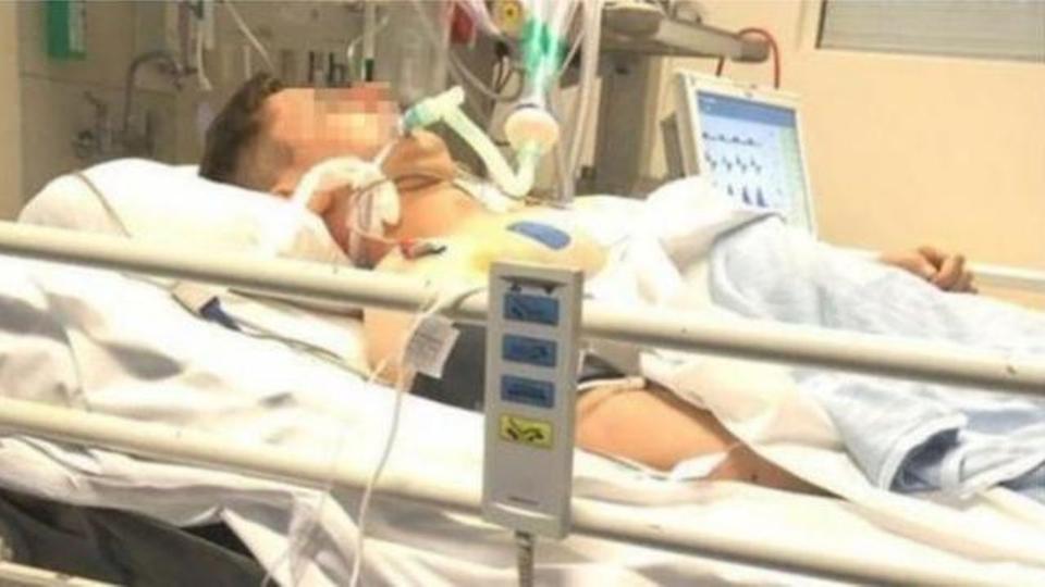طعن لاجئاً سوريا 6 مرات بعدما طلب منه العودة لبلده.. محكمة اسكتلندية تأخذ قرارها بـ «المراهق المتوحش»