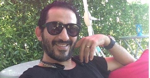 أحمد حلمي لم ينس متابعيه.. بعث لهم من تحت الماء بتهنئة وصورة وهو في “قمة الروقان”