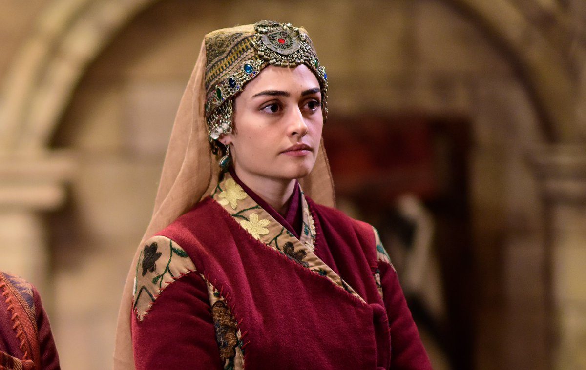 نعم ودَّعنا «السلطانة حليمة» في «قيامة أرطغرل»، لكن يُمكننا متابعة الممثلة التركية في مسلسل جديد