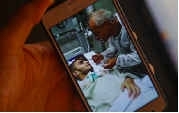 طبيب يشهد بعينيه موت ابنه.. أنقذه 7 مرات لكن في الأخيرة خرجت الأمور من يده