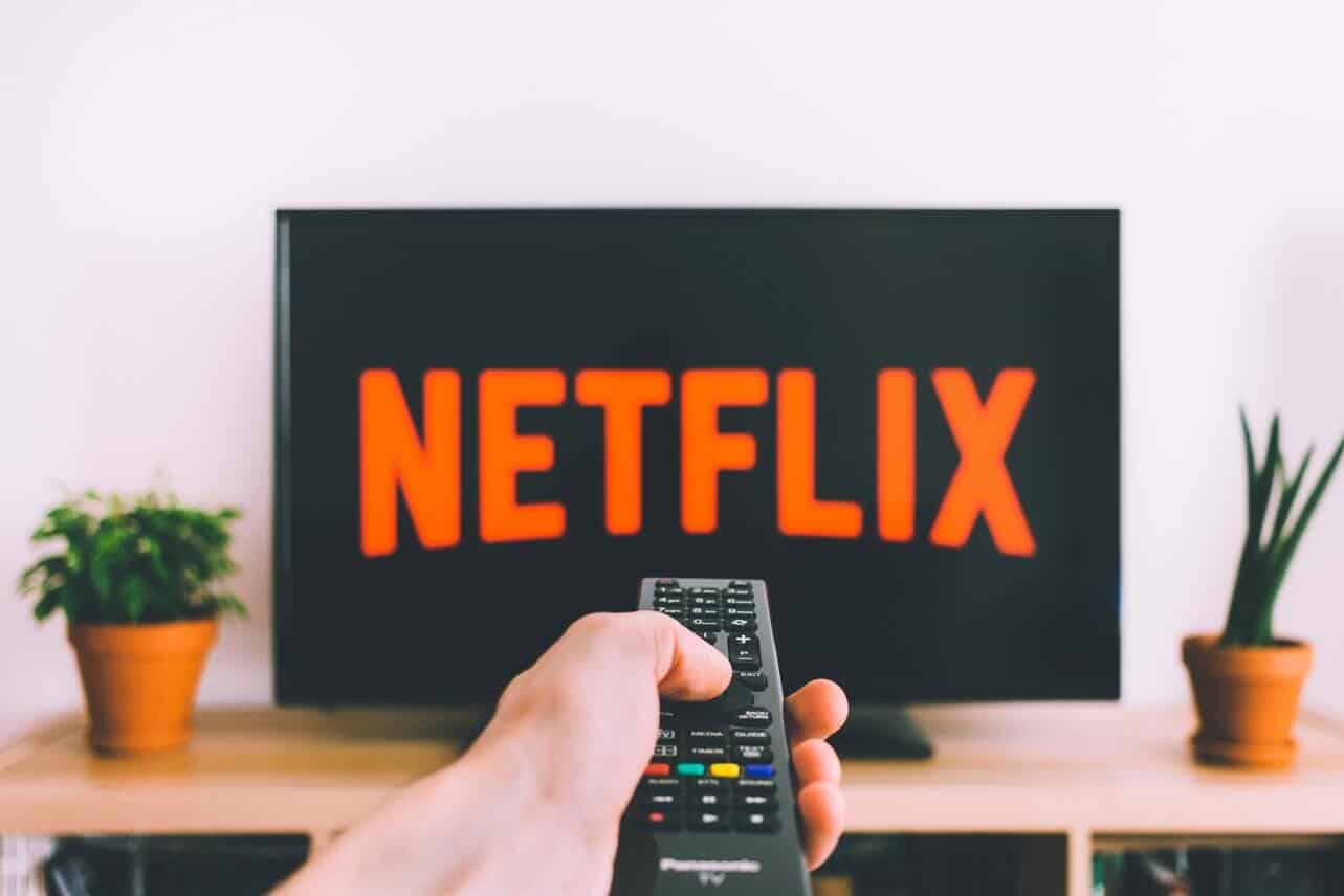 Netflixهي شركة ترفيهية أمريكية أسسها ريد هاستنغز ومارك راندولف في 29 أغسطس، 1997، في سكوتس فالي، كاليفورنيا.