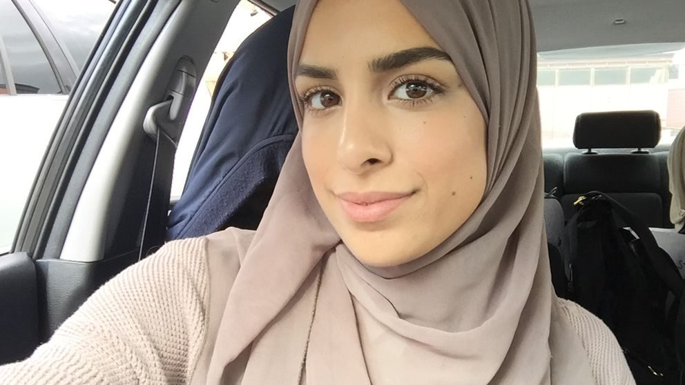 أنصفتها المحكمة فانهالت عليها شتائم جنسية ورسائل تخويف.. تهديدات تطال مسلمة رفضت المصافحة خلال مقابلة عمل
