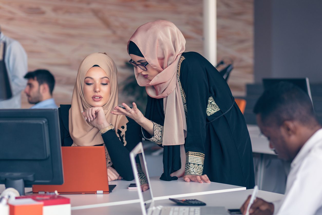 مَن قال إنهم يتوجب عليهم الرحيل.. كندا تقدم خيارات لإبقاء الطلاب السعوديين الذين يرفضون المغادرة