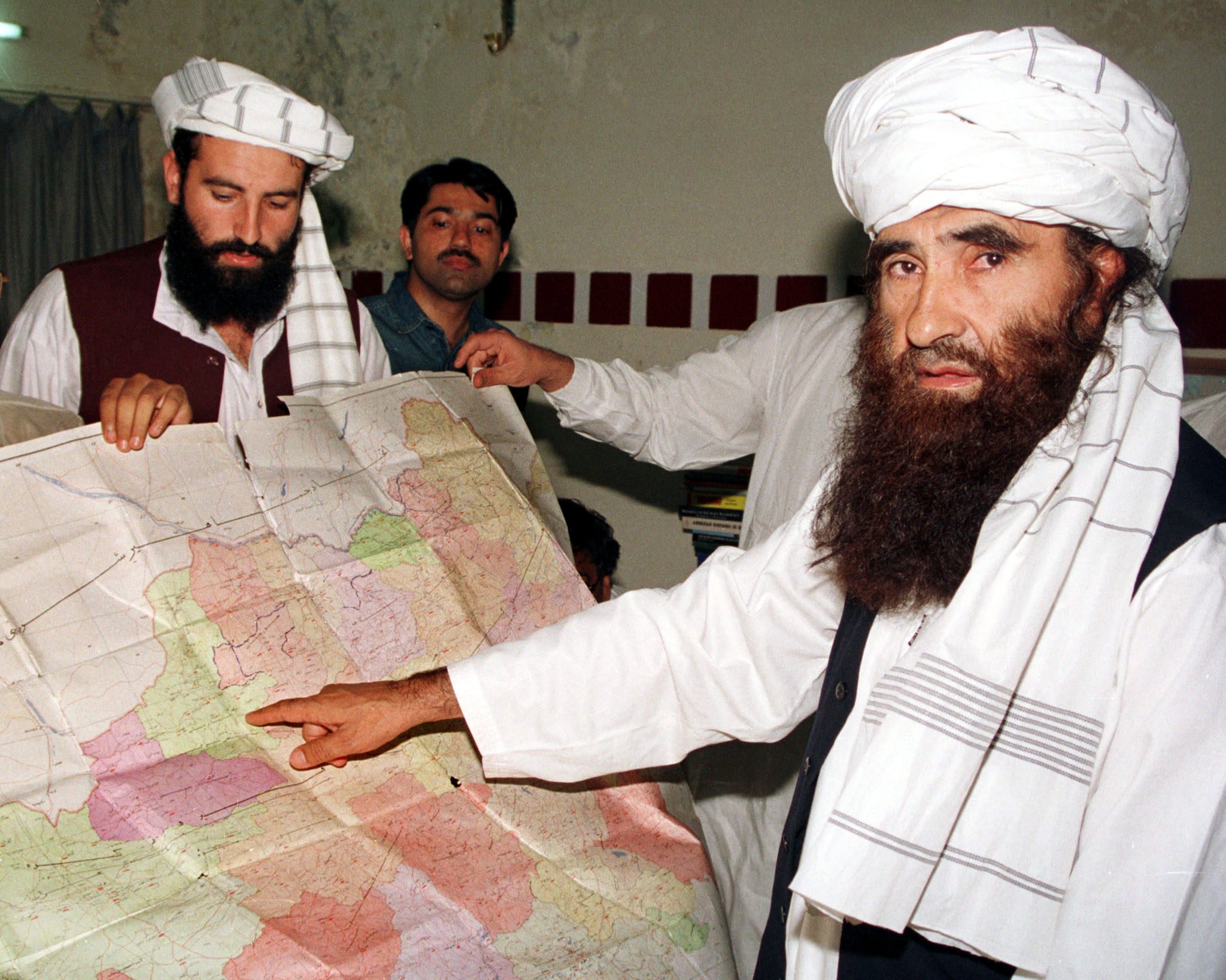 طالبان تعلن وفاة زعيم «شبكة حقاني».. يقاتل الناتو وصاحب قدرات تنظيمية لفتت انتباه CIA، فلماذا تدعمه باكستان؟