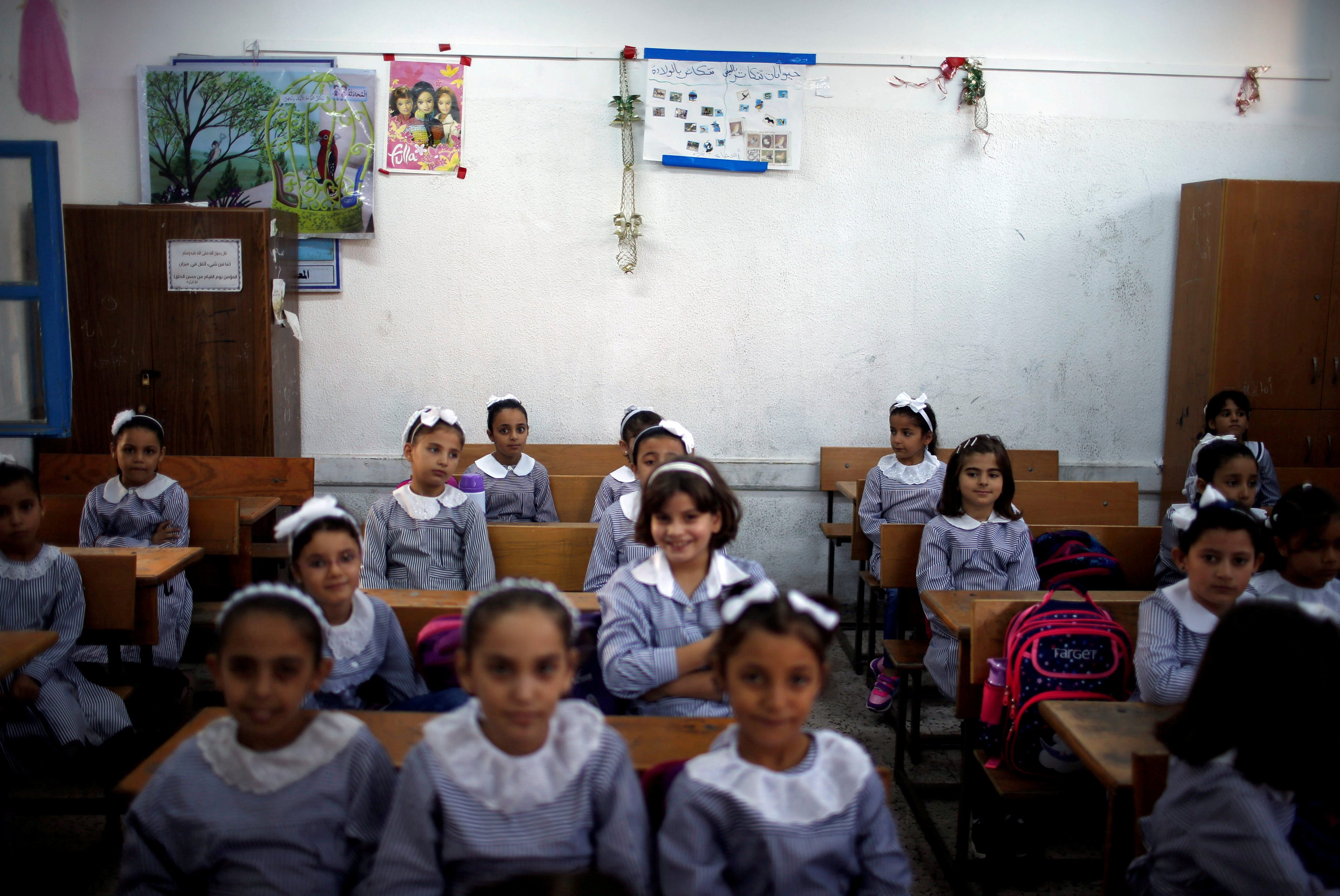 خدمت أربعة أجيال من الفلسطينيين بتمويل أغلبه أميركي.. ما الذي سيحدث إذا لم تُعد واشنطن تمويل الأونروا؟