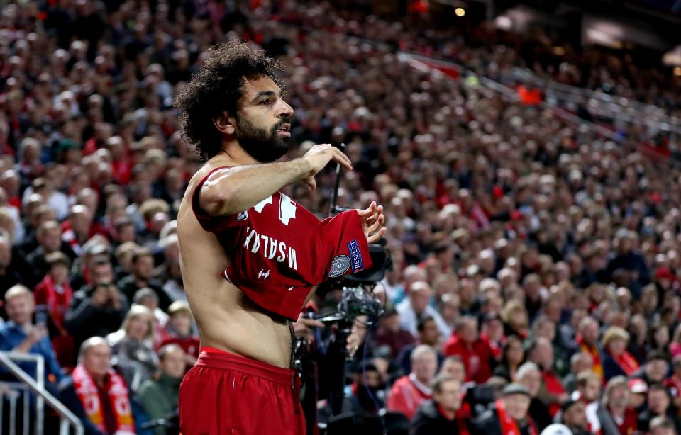 مصدر بليفربول يكشف لـ «عربي بوست» سبب خلع صلاح قميصه خلال مواجهة باريس.. ويؤكد: اللاعب يشعر بضغط لا يحتمل