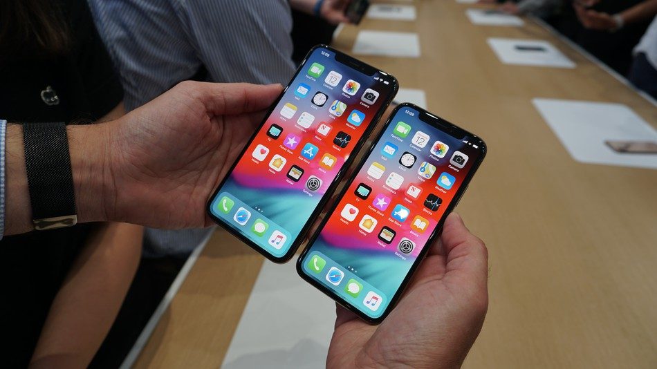 كيف نقارن هاتف iPhoneXS بهواتف بيكسل 2، Galaxy s9، و Huawei p20 pro؟