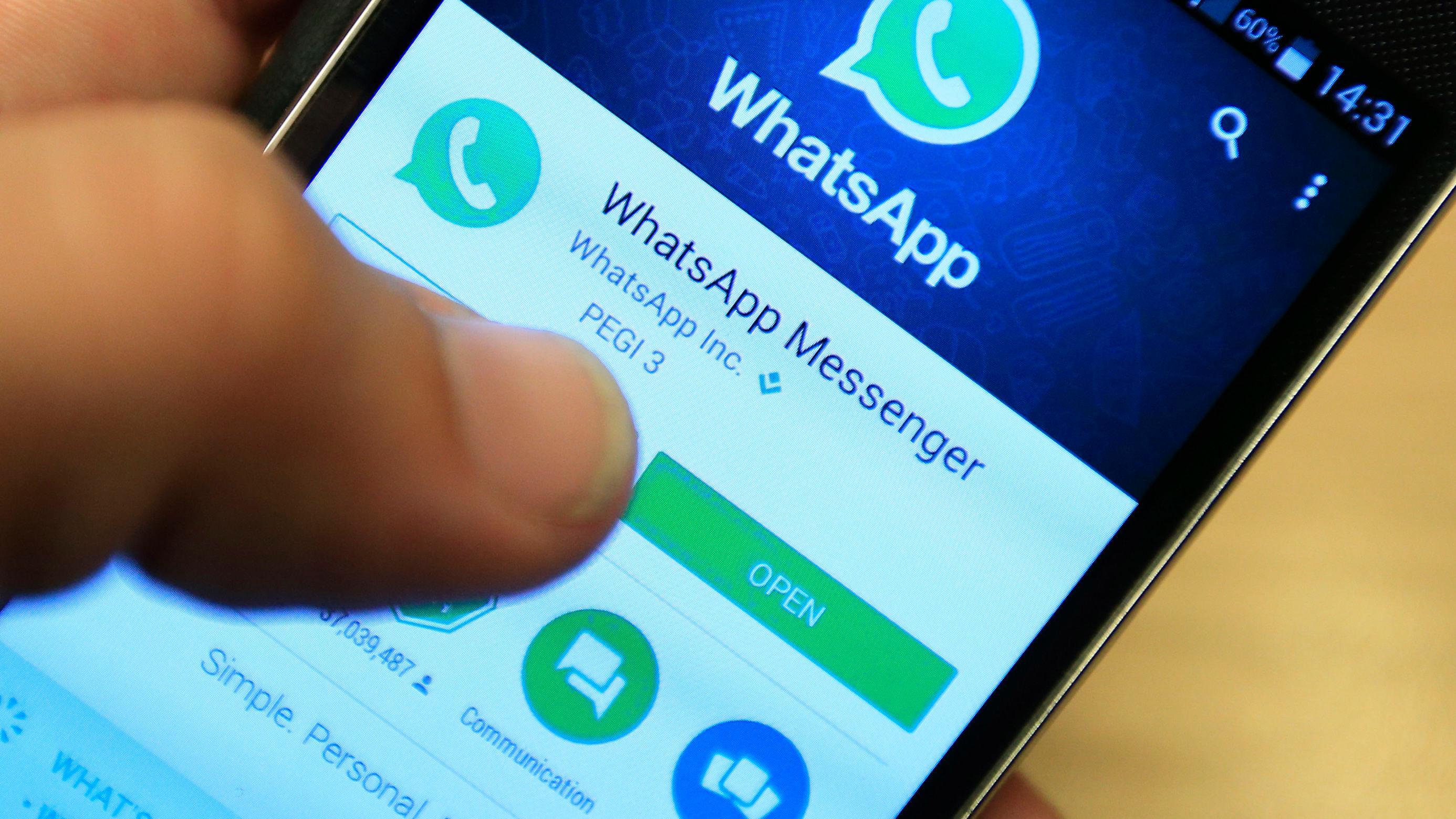 وزير النفط الكويتي سُرق حسابه على WhatsApp وأنت مهدد كذلك.. هذه أشهر برامج الاختراق، وكيف تحمي هاتفك منها