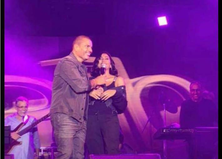 عمرو دياب يتشاجر مع الأمن البريطاني