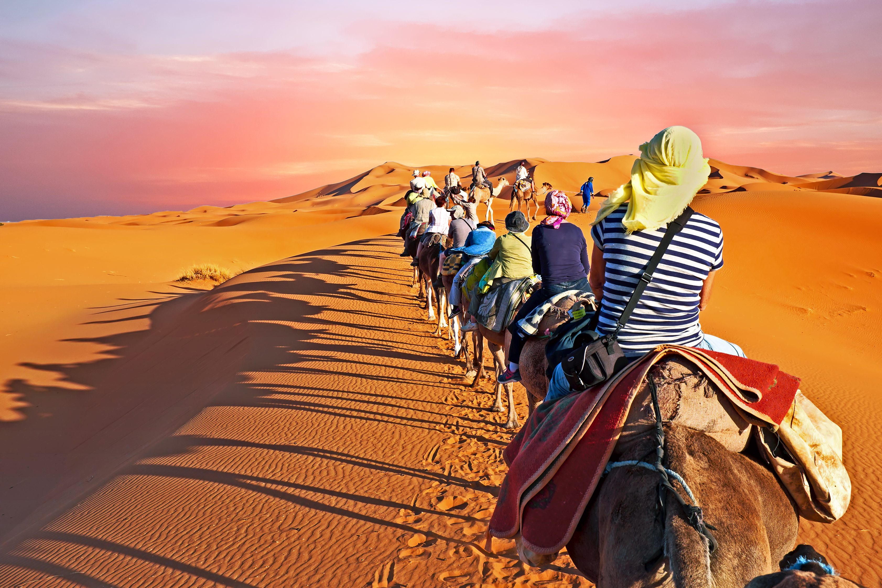 من صحراء مراكش إلى الصويرة على سواحل الأطلسي.. كنوز مبهرة تميز السياحة في المغرب