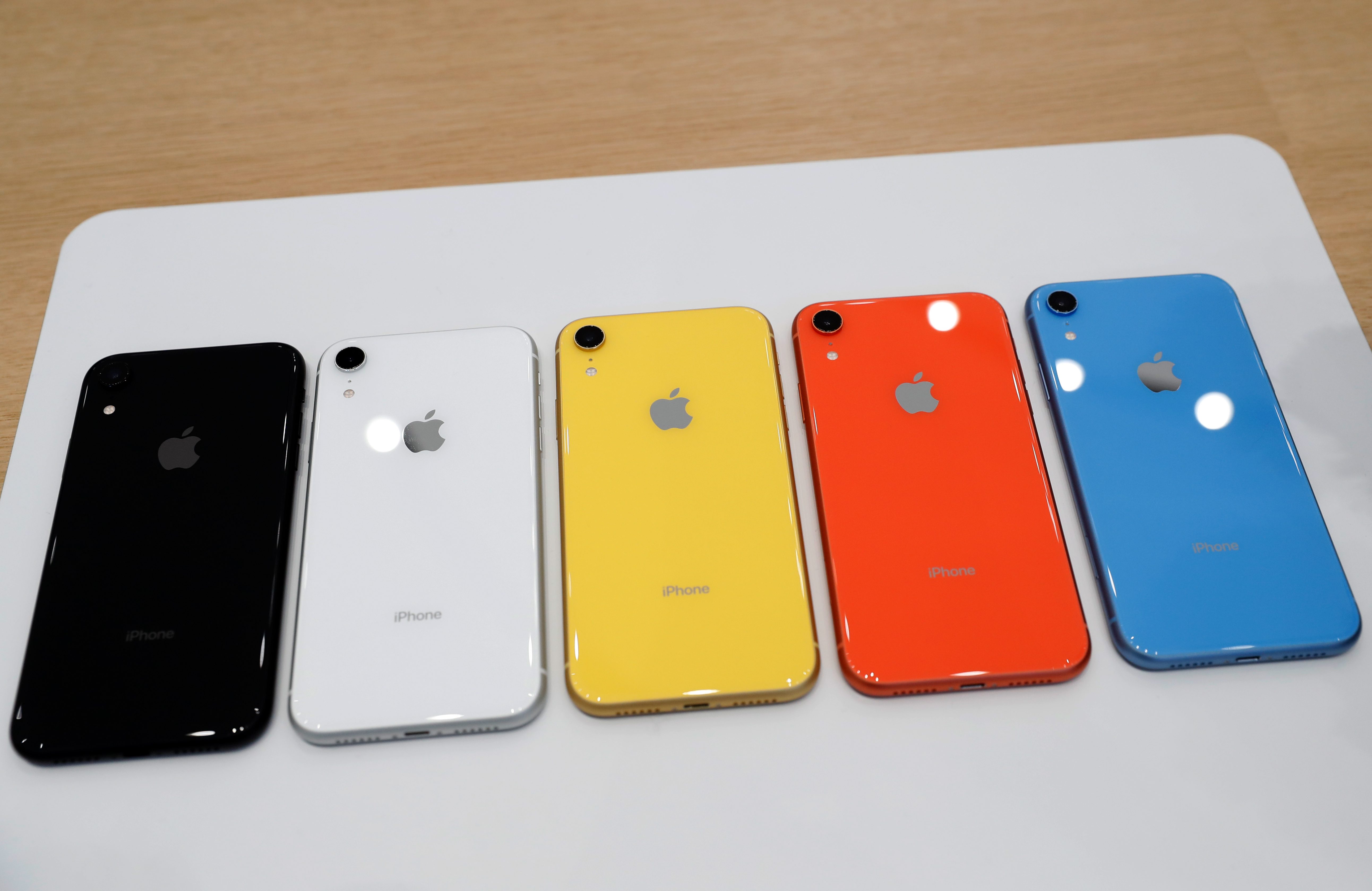 هاتف آيفون XR