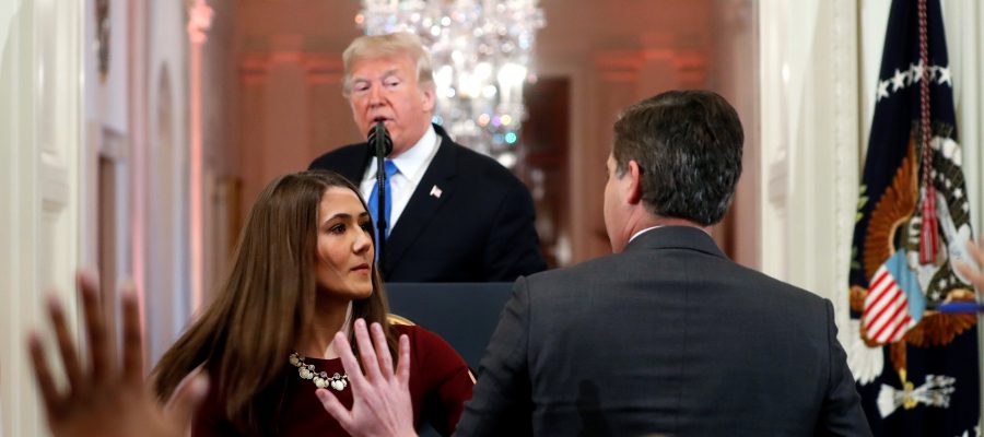مراسل CNN الذي هاجمه ترمب مؤخراً، أوفدته القناة الأميركية لمرافقة الرئيس في جولة بفرنسا
