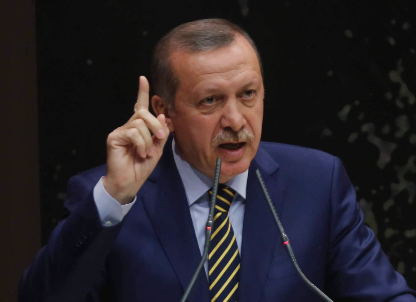 أردوغان يحذر اليونان وقبرص
