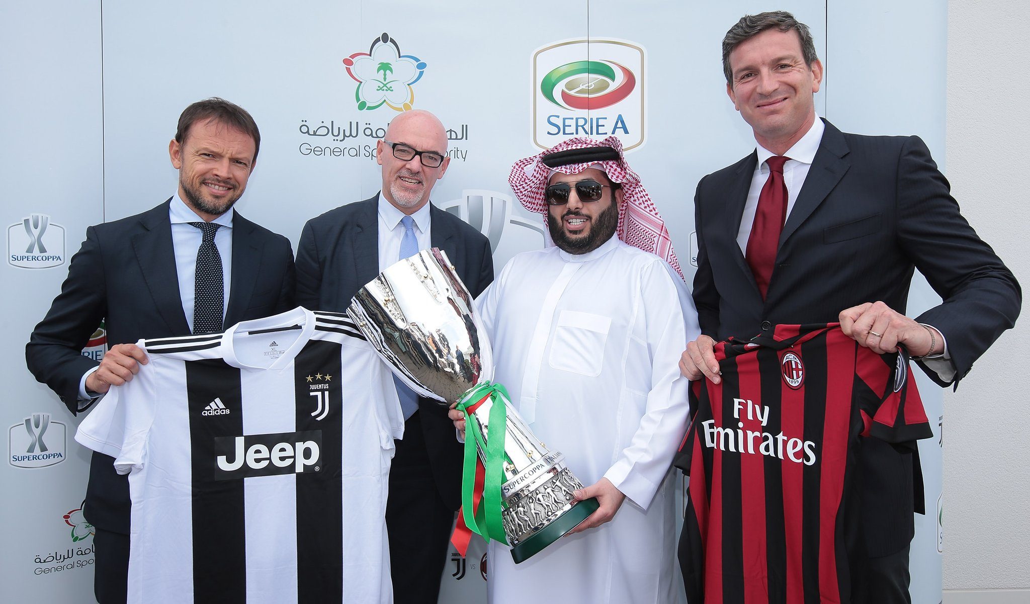 قمّة كأس السوبر الإيطالية بين يوفنتوس وميلان ستُقام في جدة رغم دعوات الإلغاء