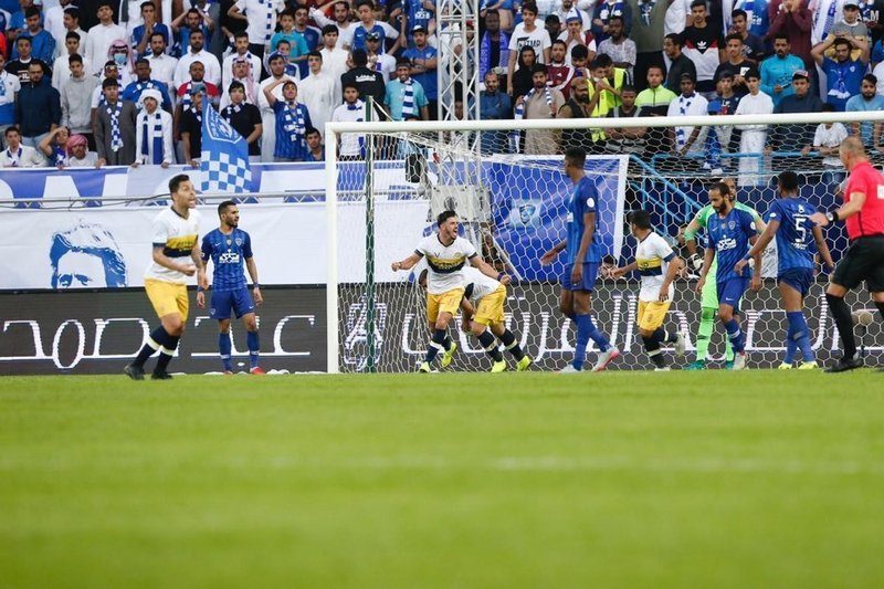 جماهير النصر تحطّم مدرجات الملعب
