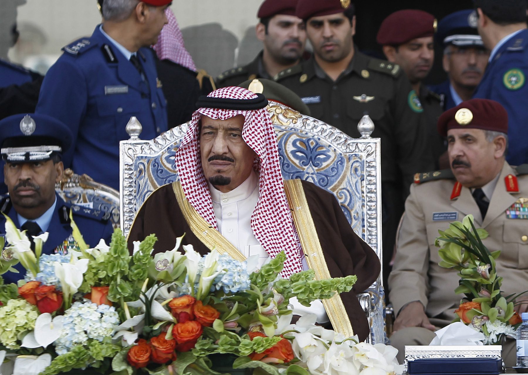 فاينانشيال تايمز: الملك سلمان يريد الفصل بين الحكومة والديوان الملكي وهذا الهدف من إعادة ترتيب المؤسسة الأمنية