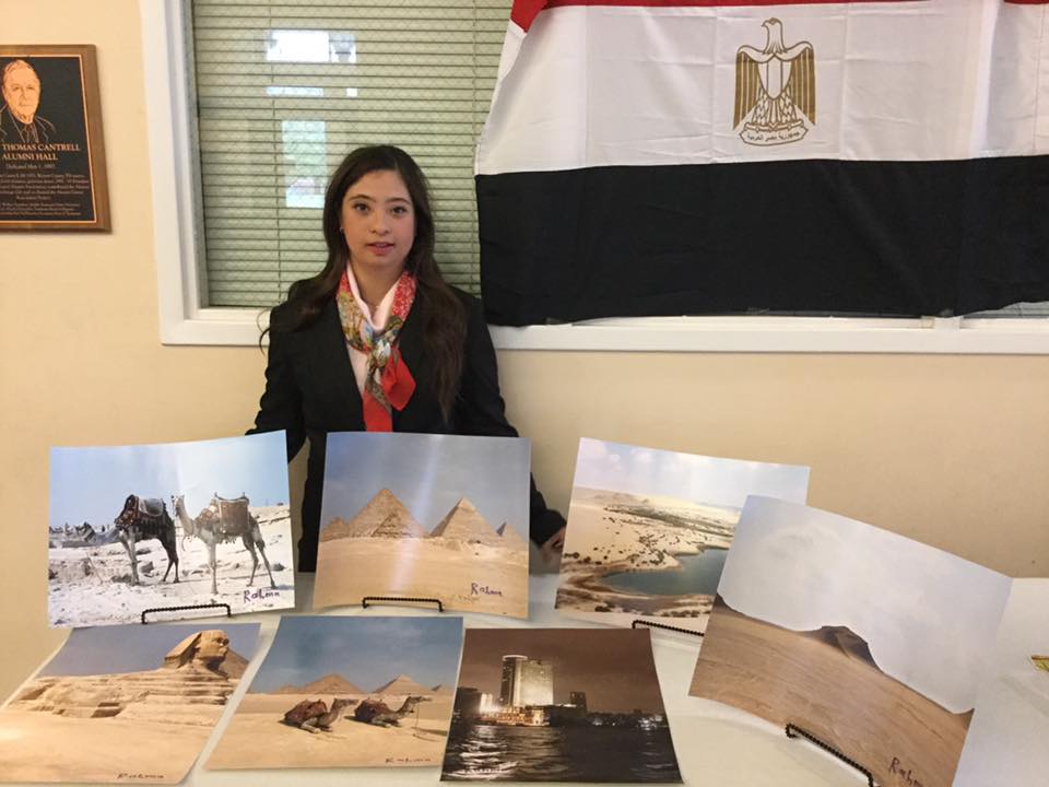 أول مذيعة مصابة بمتلازمة داون في مصر، حصلت على 170 ميدالية في بطولات السباحة.. هذه هي قصة “رحمة”