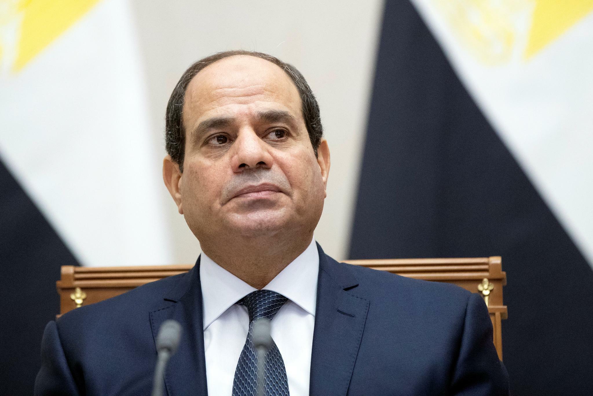 الرئيس السيسي ينفعل في المؤتمر الصحفي مع نظيره الفرنسي