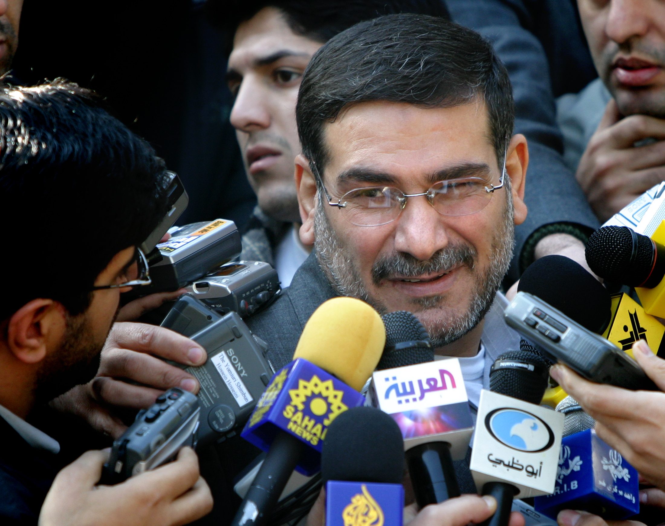 مساعد خامنئي يكشف عن اتصالات إدارة ترامب معه أثناء زيارته لأفغانستان