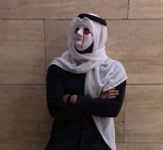 إعلامي شاب يفسر ظاهرة ارتداء أقنعة في الكويت بعد استدعاء الداخلية