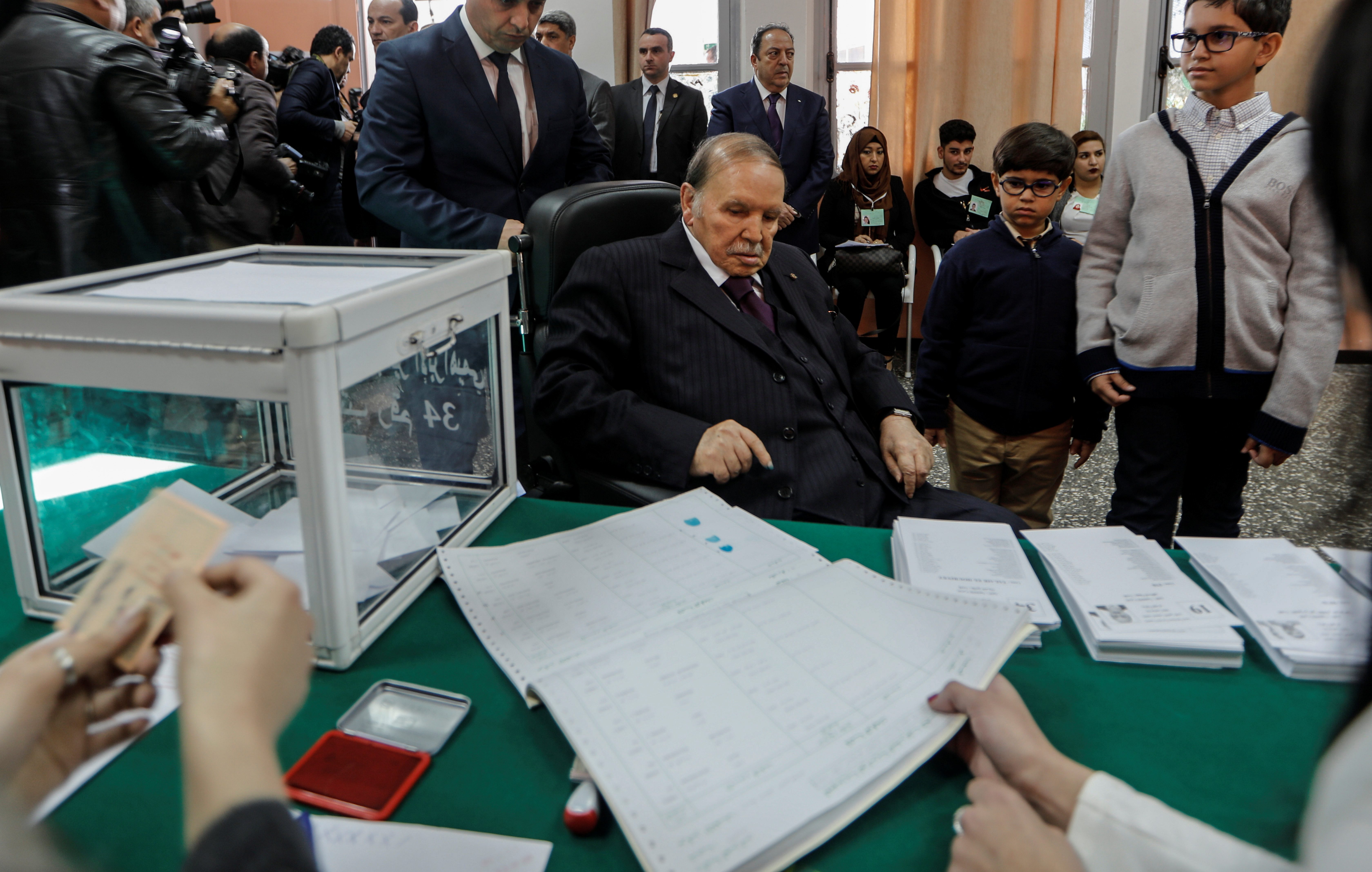 فضيحة تزوير في الانتخابات الرئاسية الجزائرية