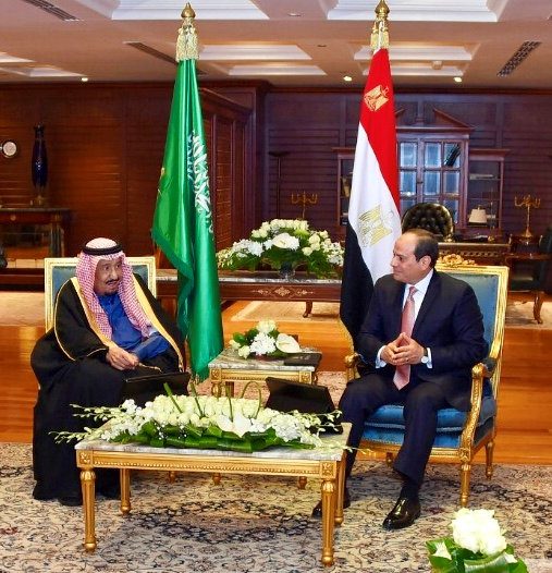 السيسي يستحث قادة عرب وأوروبيين لمواجهة الجماعات المسلحة