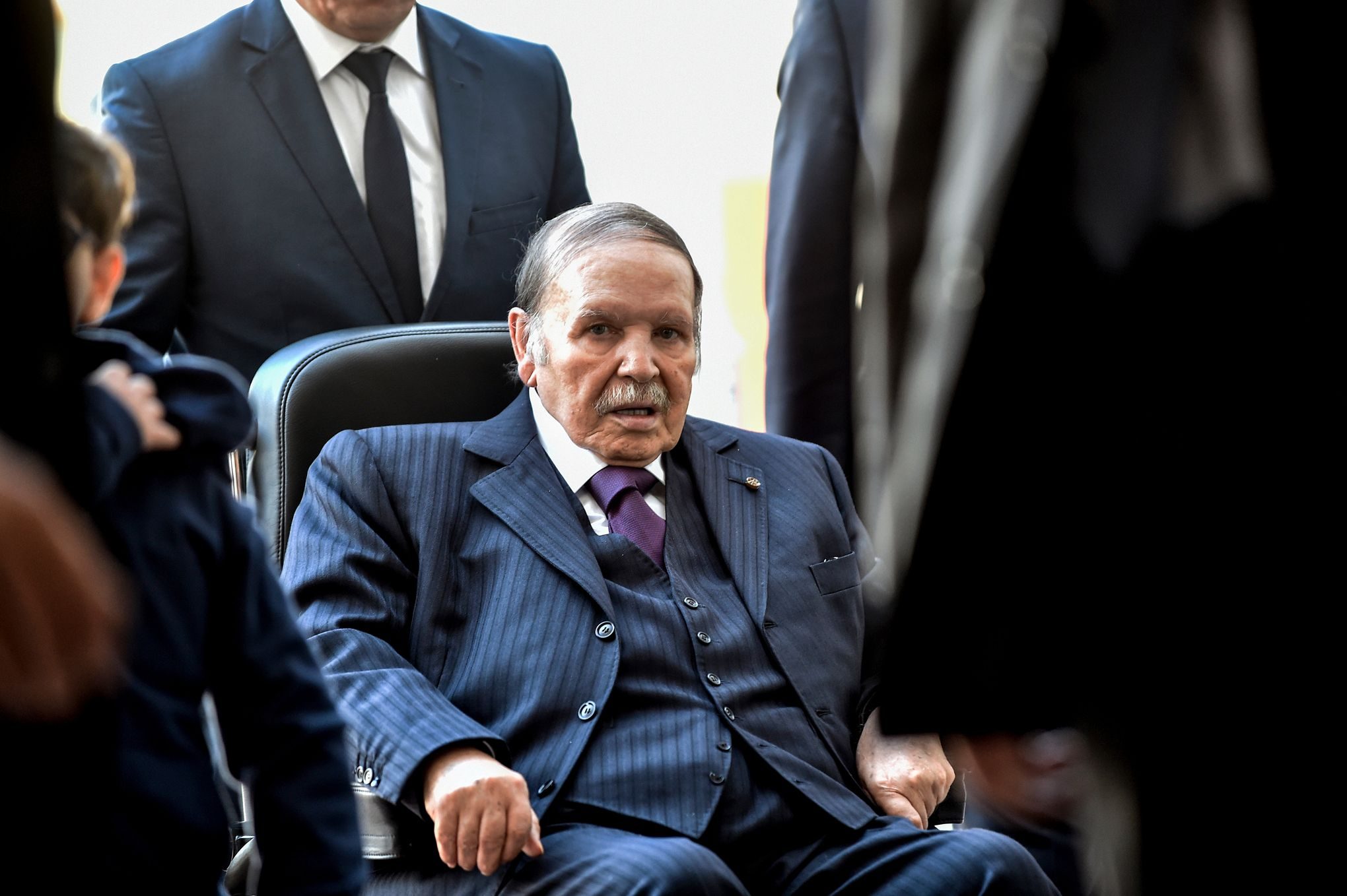 الانتخابات الجزائريةالحزب الحاكم الجزائري يرد على المظاهرات