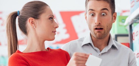 4 عادات سيئة تدمّر ميزانيتك دون أن تشعر