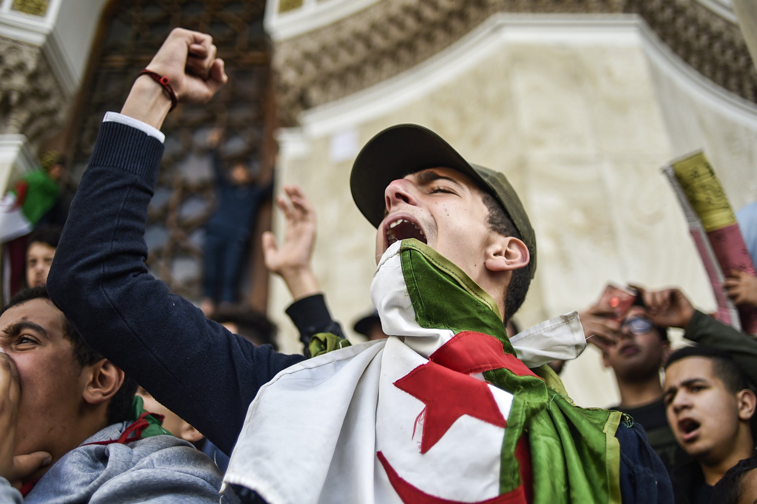 تظاهرات ضد العهدة الخامسة