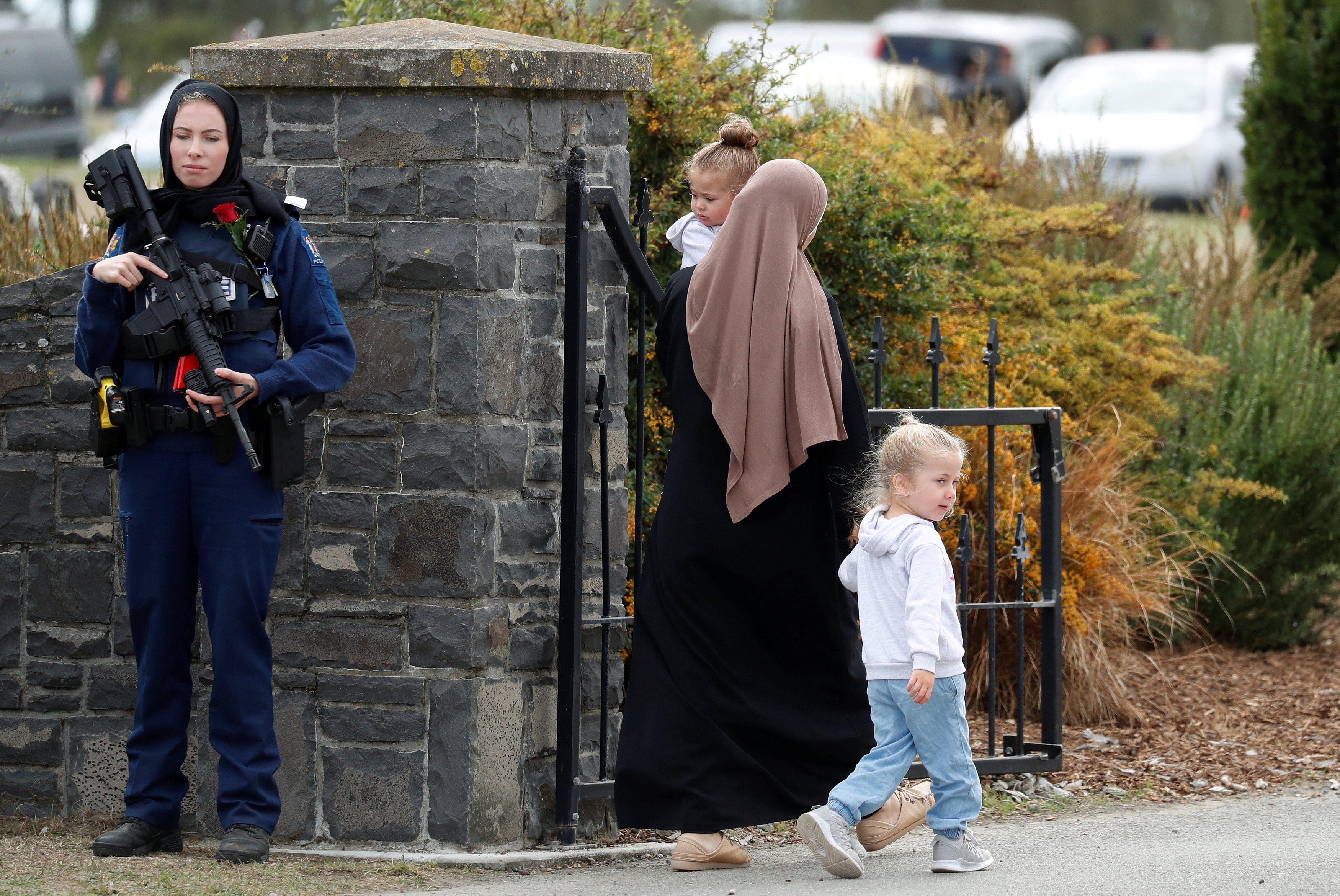 وفاة مسلم في حادث بعد عودته من زيارة عائلة قريبه المقتول في هجوم نيوزيلندا