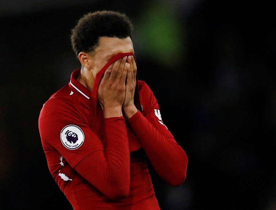 يتخلى عن أحد الحلمين.. نصيحة غريبة من محلل إنجليزي لليفربول إذا أراد الفوز بلقب الدوري الإنجليزي