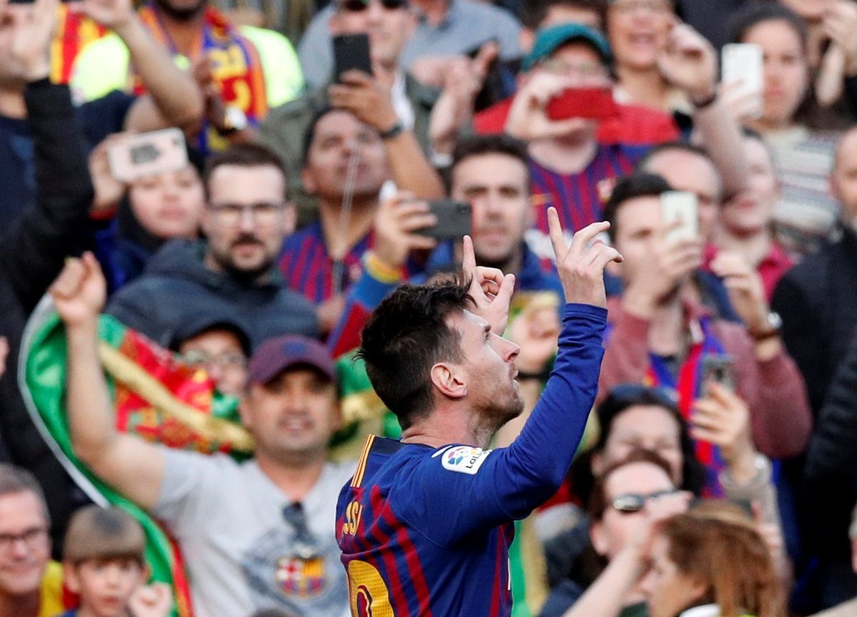 واصل عزفه المنفرد في الليغا.. نصيحة مفاجئة من مدرب إسبانيول لإدارة برشلونة بخصوص ميسي