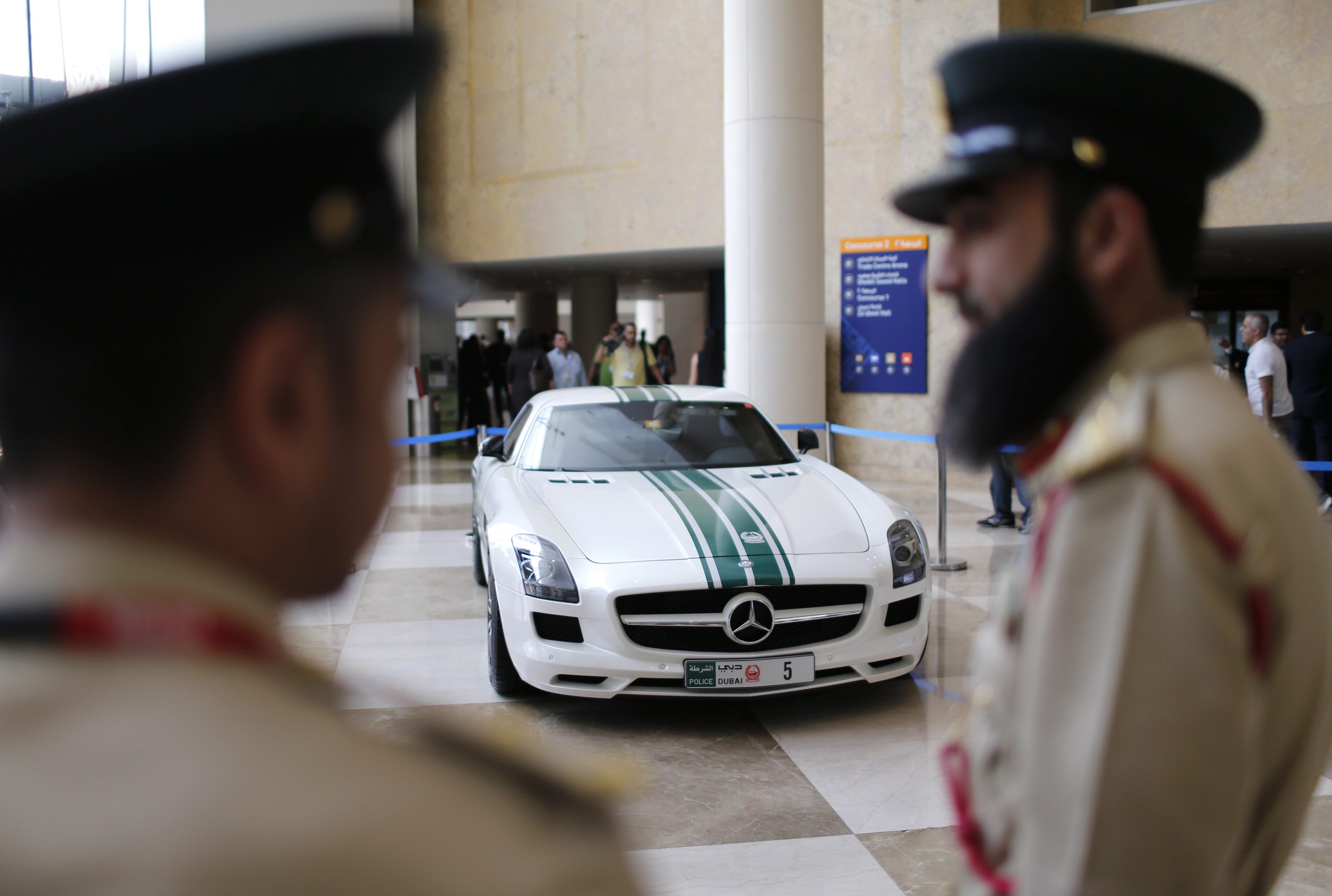 الإمارات الإرهاب