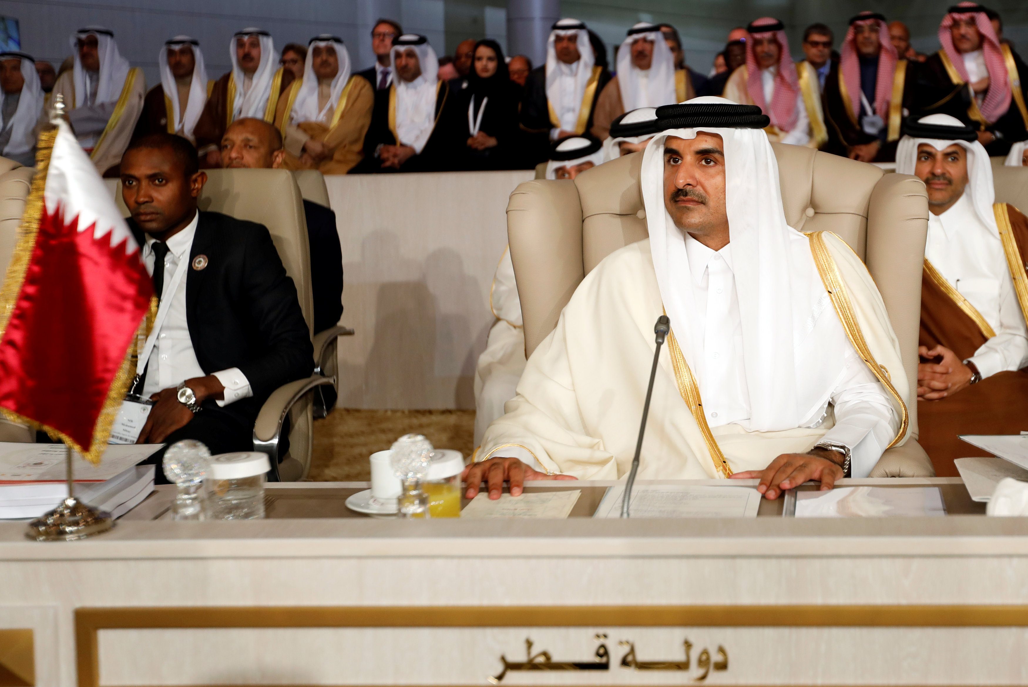تونس تعلِّق على مغادرة أمير قطر للقمة العربية بعد الكلمة الافتتاحية