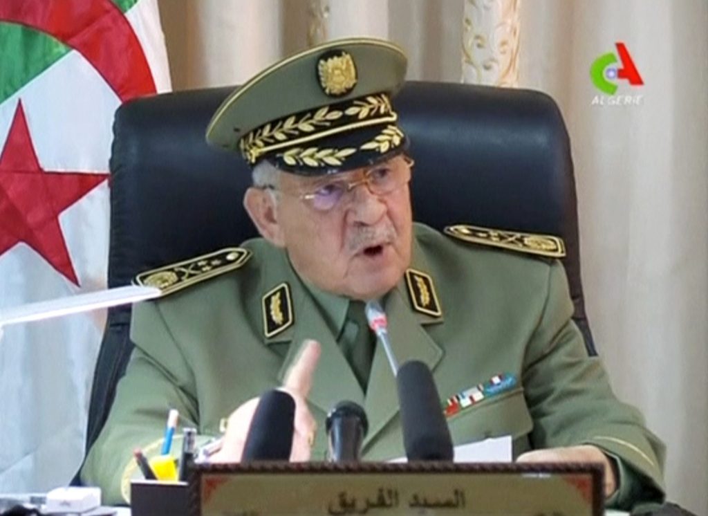 أسباب نجاح انقلاب على السلطة
