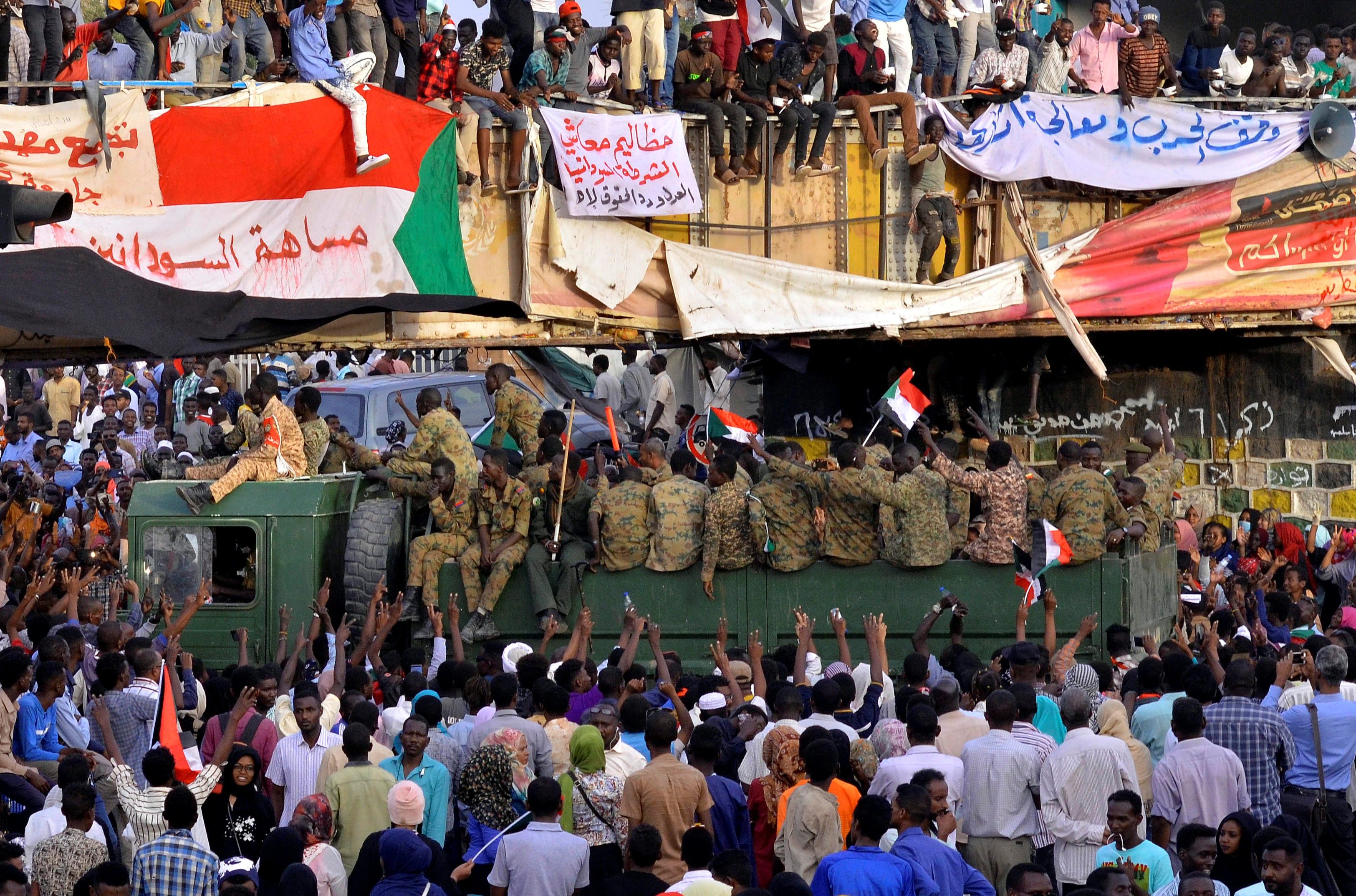 التقاليد السياسية السودانية