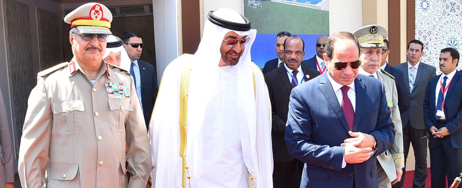الليبيون لا يريدون حفتر ويرونه كالقذافي.. لكن الإمارات ومصر تريدانه بشدة
