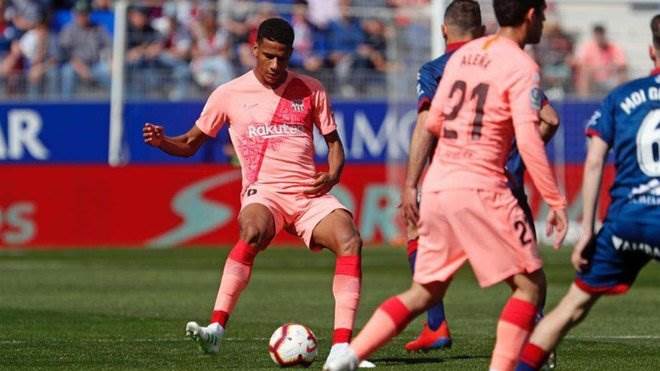 مدافع برشلونة يكشف عن أسباب مستواه المميز في مباراته الأولى