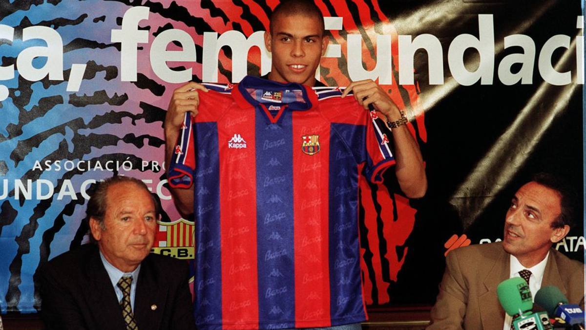 قطع وعداً بـ100 مليون بيزيتا.. رئيس برشلونة السابق تَنكَّر في زيِّ نادل للظَّفر بتوقيع رونالدو