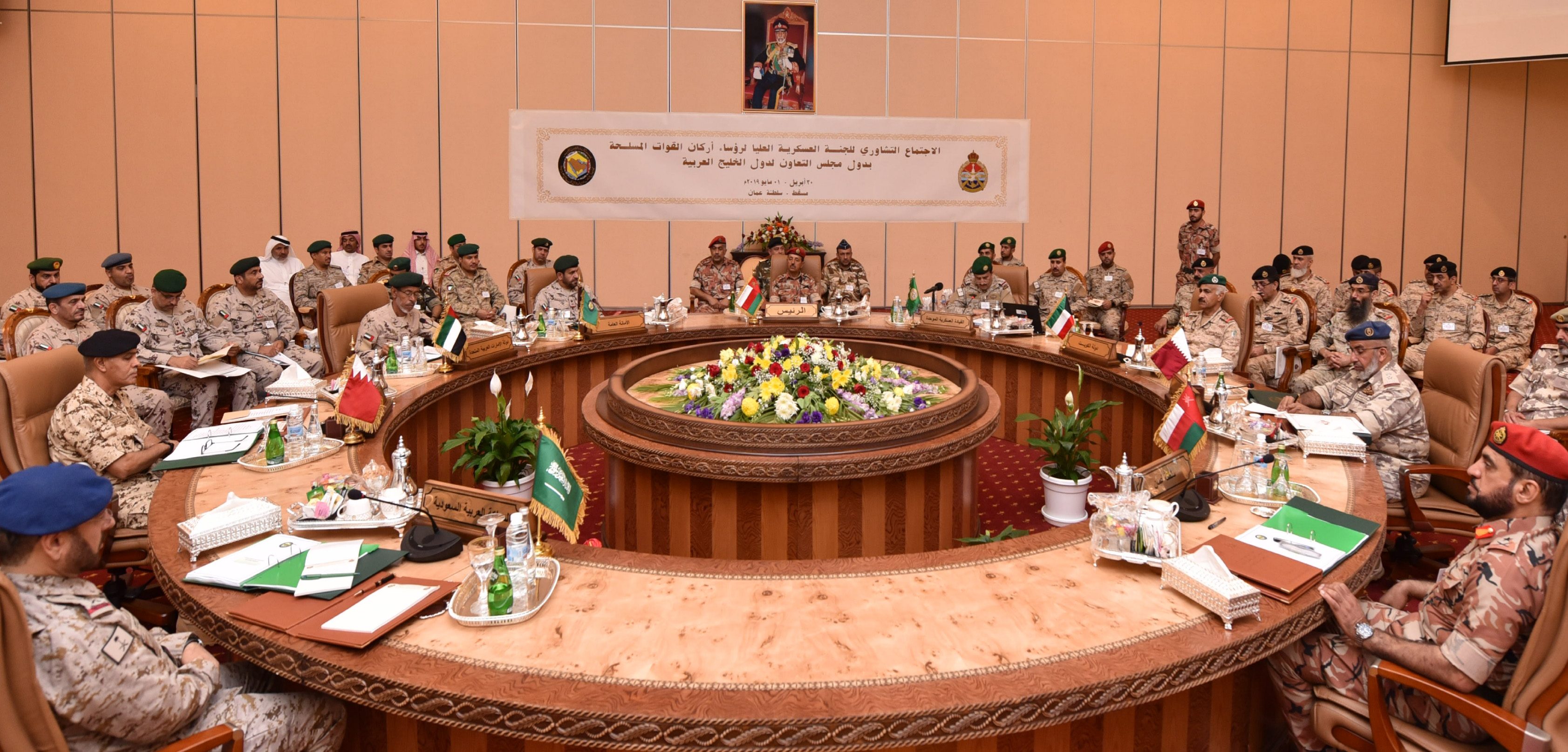 الأزمة الخليجية.. فرّقت الأسر ولم تمنع العسكريين والدبلوماسيين من الاجتماعات واللقاءات