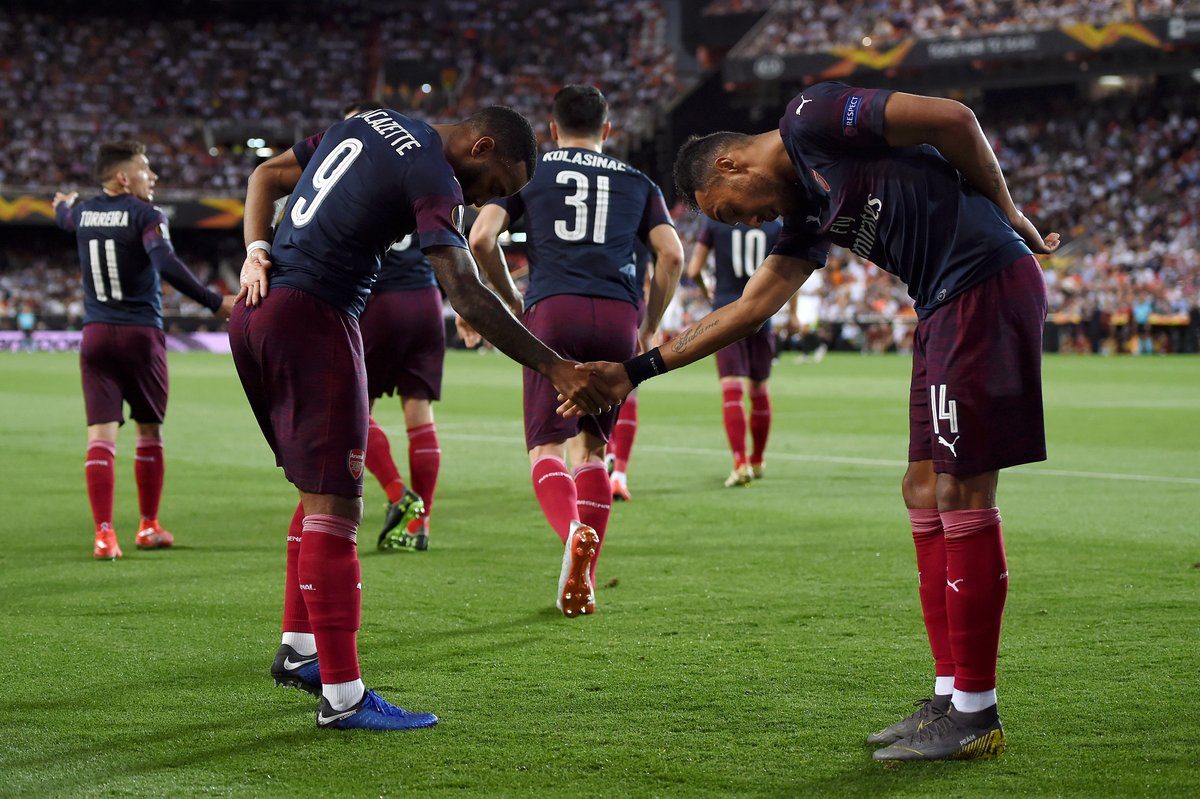 نهائي إنجليزي آخر.. هاتريك أوباميانغ ونحس هازارد يزينان أرقاماً مميزة من ليلة الدوري الأوروبي