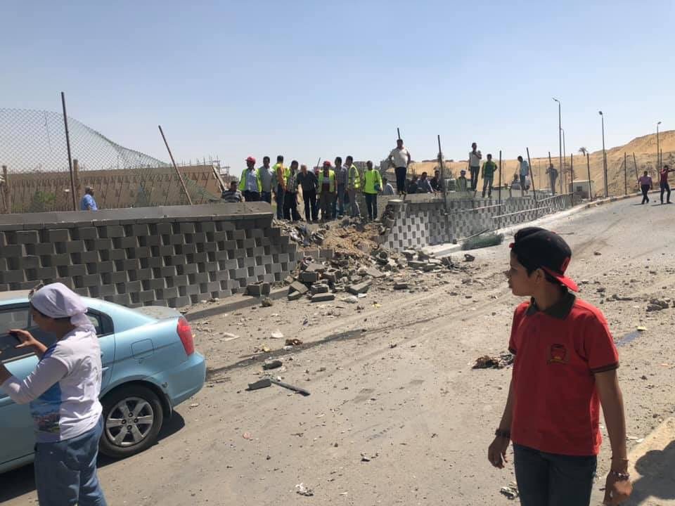 انفجار يستهدف حافلة سياحية أمام المتحف الكبير في الجيزة ويوقع جرحى