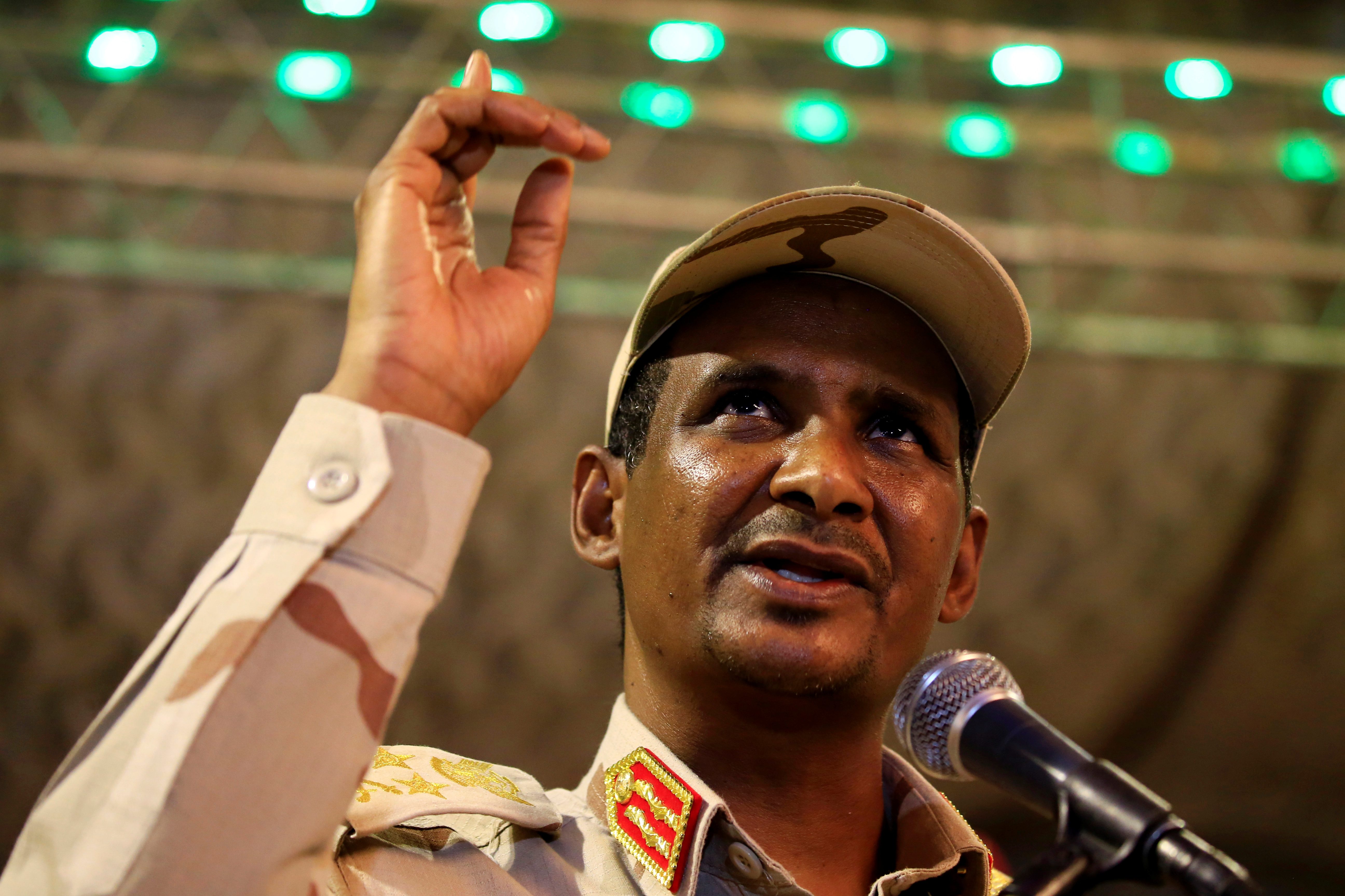 حماية الفساد من أبرز دوافع العسكريين السودانيين للبقاء في السلطة