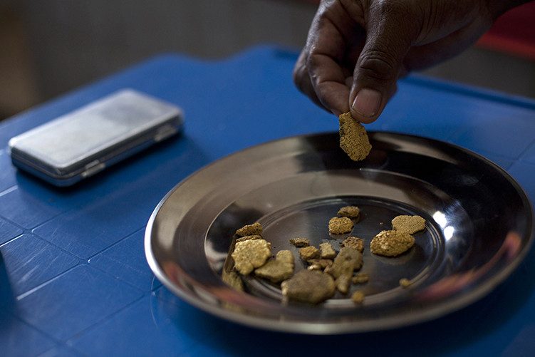الفوضى تسود.. حمّى الذهب في فنزويلا تتوسع لتغذي العصابات وانعدام الأمن