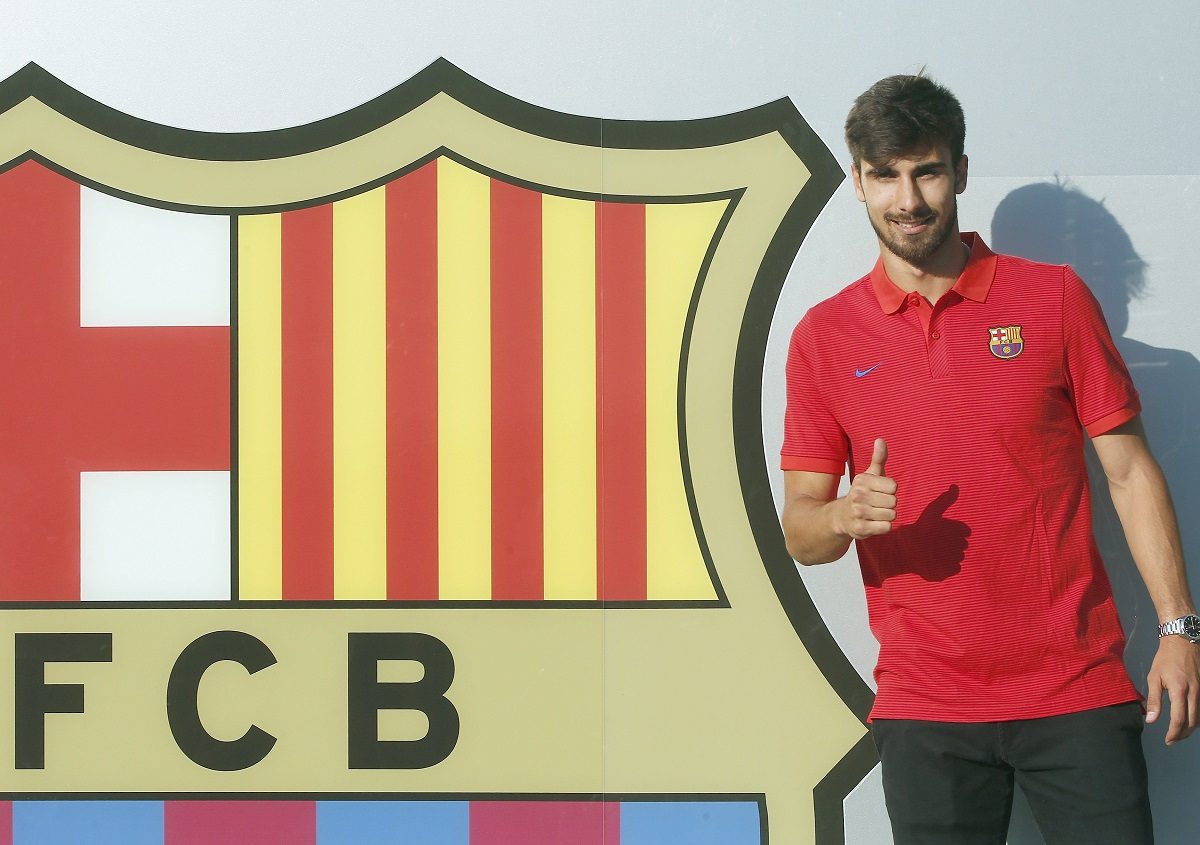 تعاقد مع ايفرتون بشكل نهائي.. برشلونة يتخلص من “اللاعب الخطأ” مقابل 25 مليون يورو
