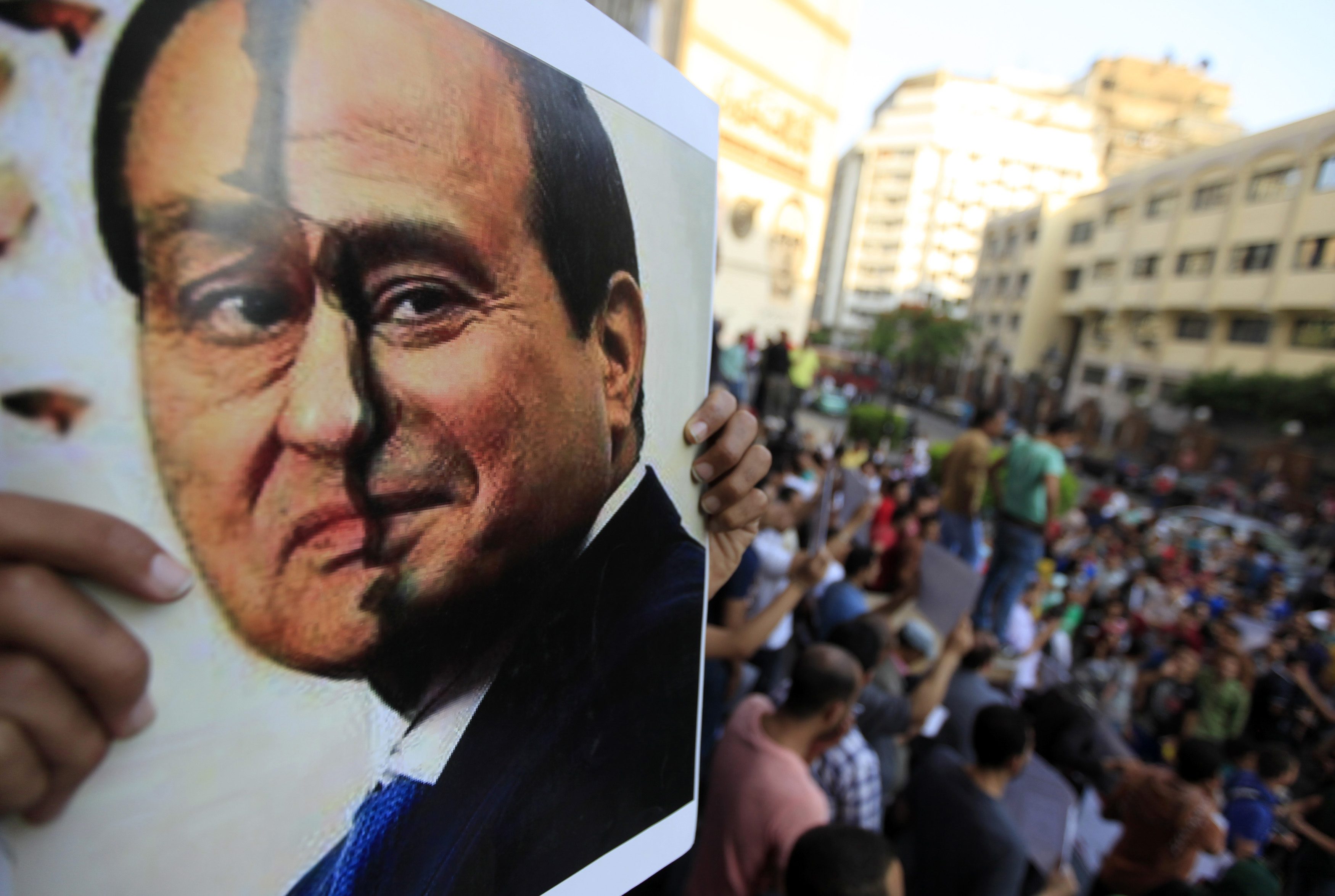 اعتبرتها تحدياً للسيسي.. إسرائيل تتوقع اندلاع احتجاجات بمصر يوم الجمعة بسبب وفاة مرسي