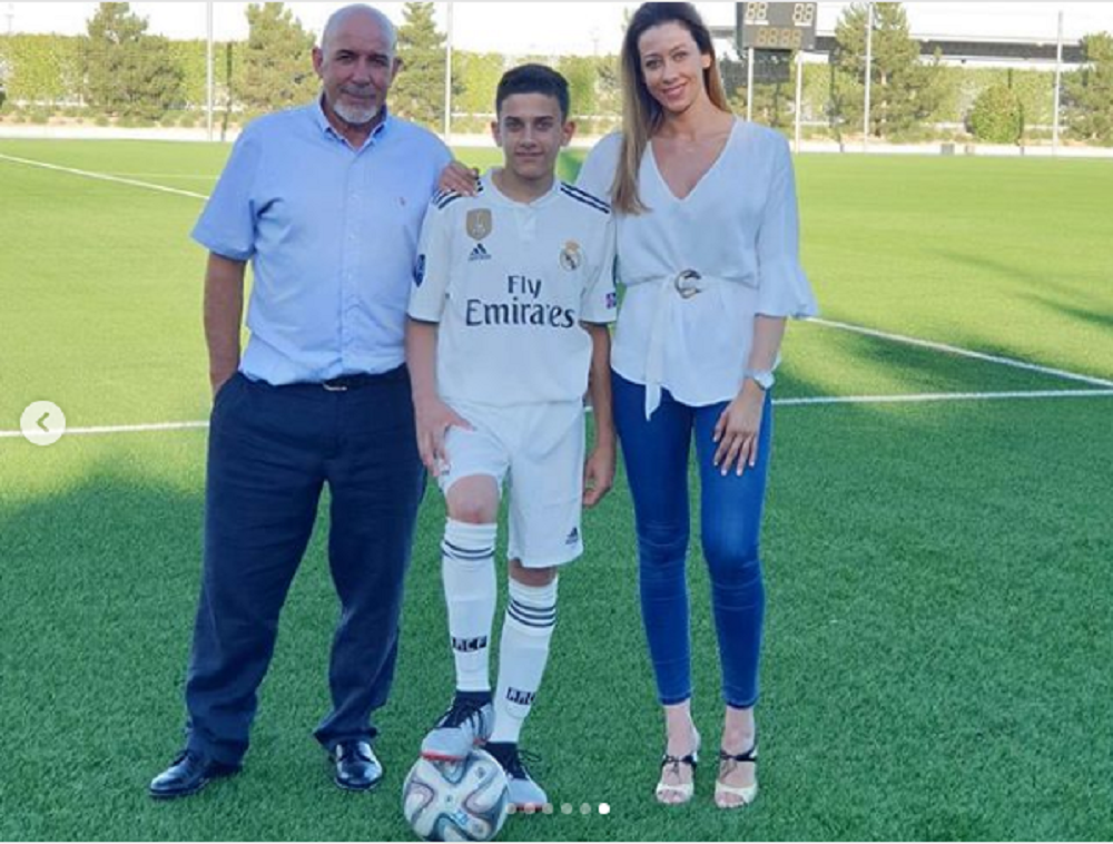 إنسانية أم رؤية مستقبلية؟ ريال مدريد يتعاقد مع طفل عمره 11 عاماً لتكريم ذكرى نجمه المتوفى